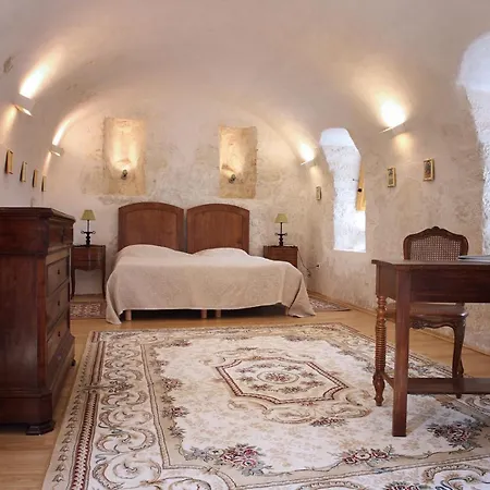 Holiday home Maison Des Sarrasins